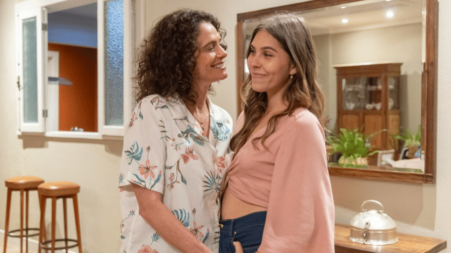 Meire (Malu Galli) e Buba (Gabriela Medeiros) em "Renascer" - Beatriz Damy/Globo