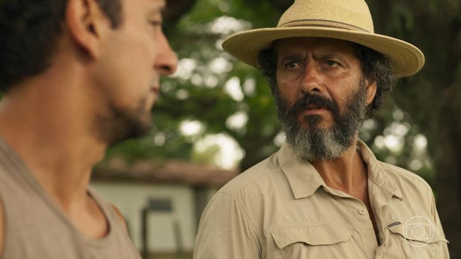 Zé Leôncio (Marcos Palmeira) descobre ser pai de José Lucas (Irandhir Santos) em "Pantanal" - Reprodução/TV Globo