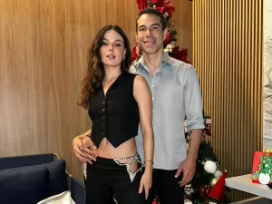 Isis Valverde e Marcus Buaiz se casam no civil em cerimônia íntima