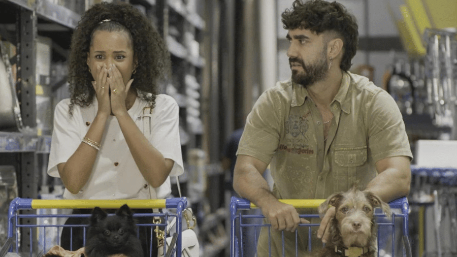 Andrômeda (Ramille) e Chicão (Gabriel Godoy) em "Família É Tudo" - Reprodução/Globo
