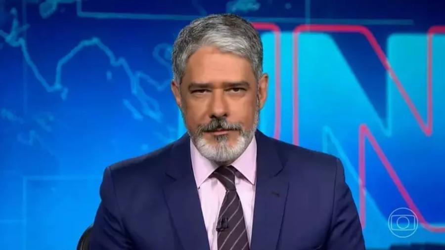William Bonner contou sobre a situação inesperada com cenas íntimas no estúdio William Bonner contou sobre a situação inesperada com cenas íntimas no estúdio