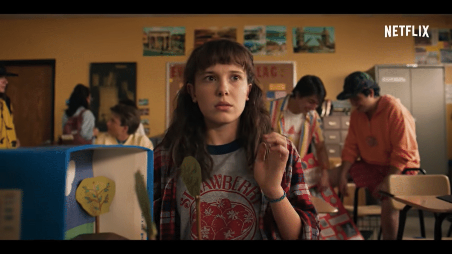 Millie Bobby Brown vive Eleven na série 'Stranger Things'