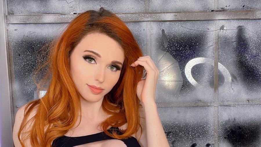 A streamer Amouranth, de 28 anos - Reprodução/Twitter