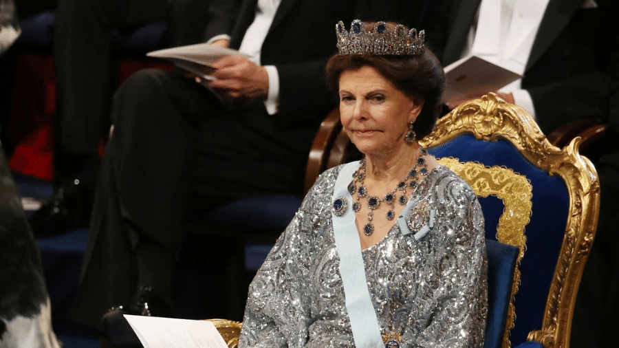  A rainha Silvia da Suécia participa da cerimônia de entrega dos Prêmios Nobel, em Estocolmo, em 2016