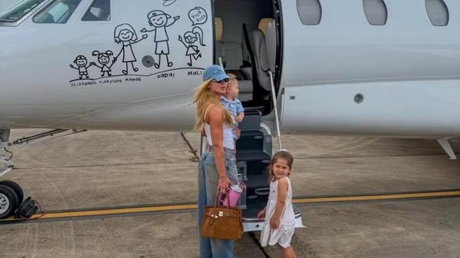 Virginia Fonseca relata turbulência em voo