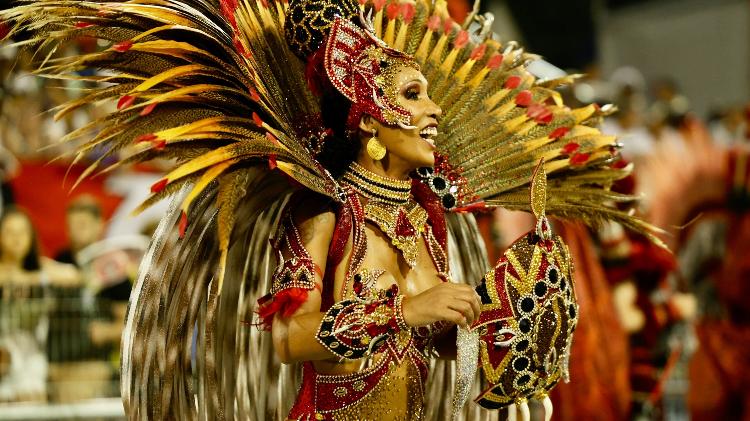 10.fev.2024 - Desfile da Dragões da Real na primeira noite de carnaval no sambódromo do Anhembi.