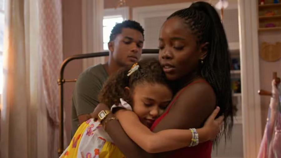 Samuel (Juan Paiva), Sofia (Elis Cabral) e Leo (Clara Moneke) em "Dona de Mim" - Reprodução/Globo