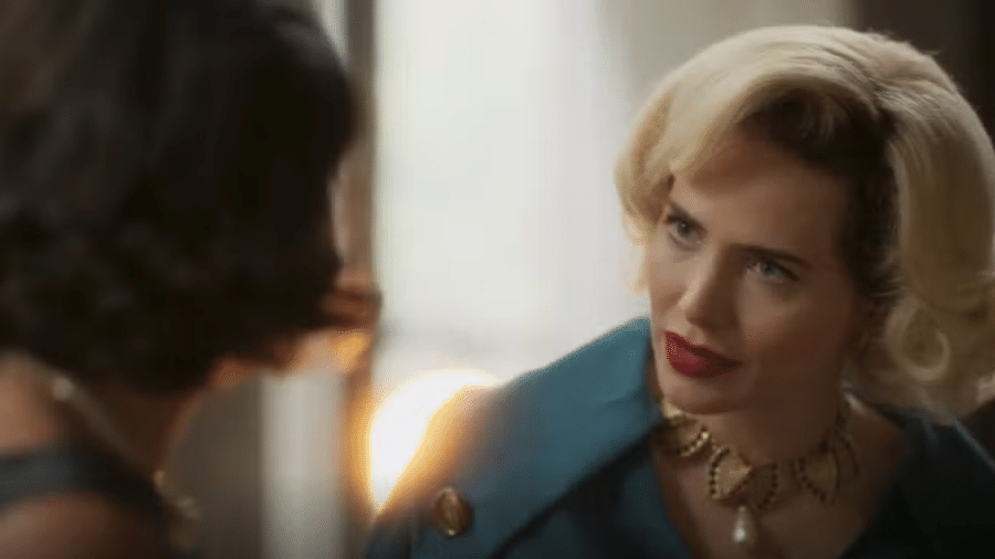 Clarice (Carol Castro) e Zélia (Letícia Colin) em 'Garota do Momento' Clarice (Carol Castro) e Zélia (Letícia Colin) em 'Garota do Momento'