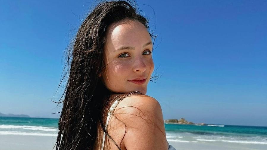 Vídeo De Biquíni Larissa Manoela Magnetiza Por Beleza Natural 6336