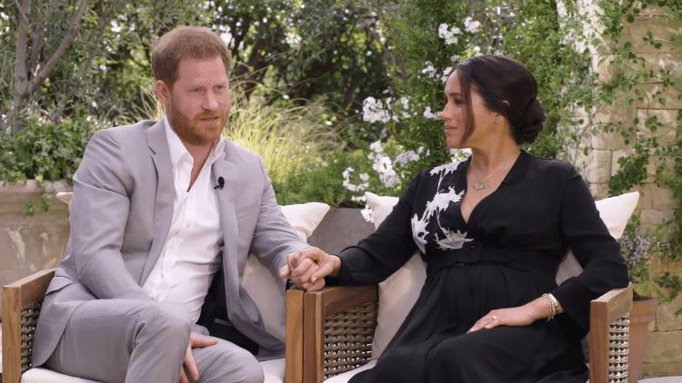 Meghan Markle com príncipe Harry em entrevista a Oprah - Reprodução/YouTube - Reprodução/YouTube