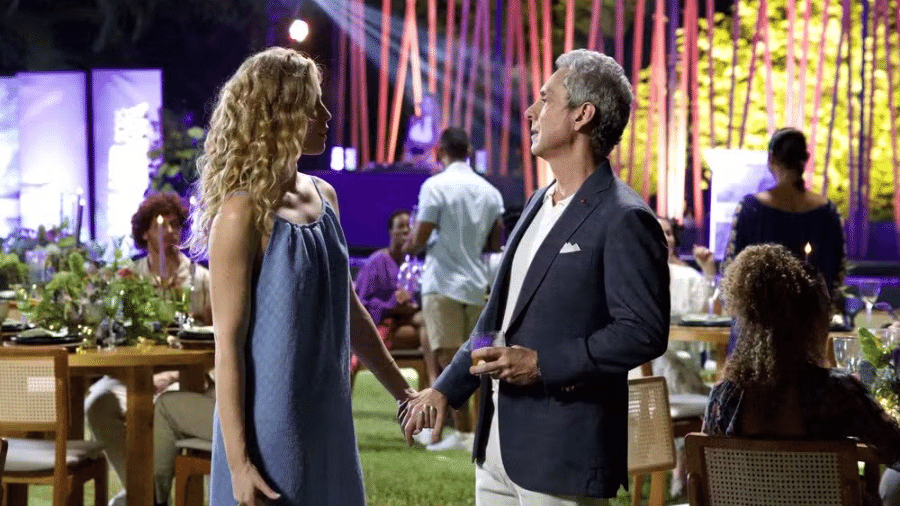 Claudia (Rhaisa Batista) e Marco Aurélio (Alexandre Nero) em 'Vale Tudo' Claudia (Rhaisa Batista) e Marco Aurélio (Alexandre Nero) em 'Vale Tudo'