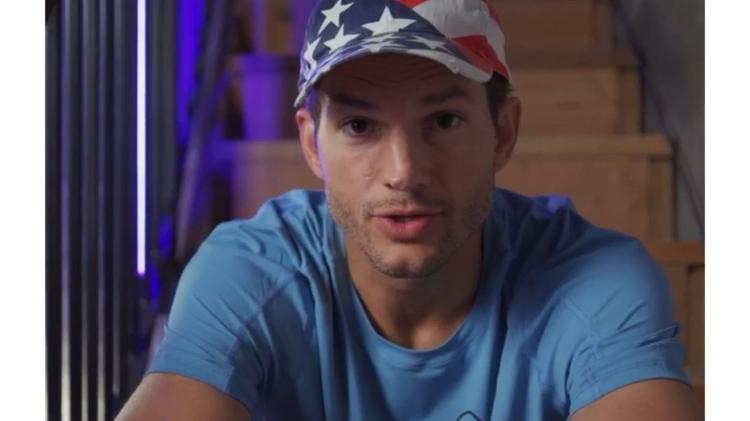 Ashton Kutcher esteve em festas promovidas pelo artista Ashton Kutcher esteve em festas promovidas pelo artista