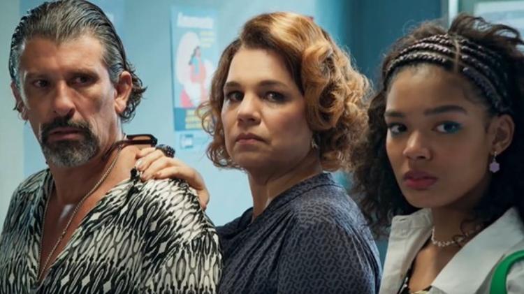 Osmar (Milhem Cortaz), Violeta (Isabel Teixeira) e Tati (Bia Santana) em 'Volta por Cima'