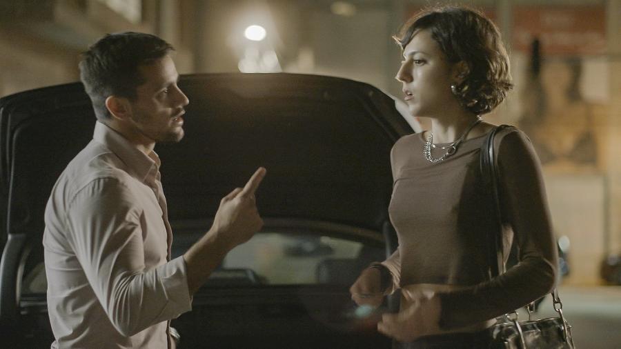 Danilo (Felipe Simas) e Nina (Flora Camolese) em 'Dona de Mim' Danilo (Felipe Simas) e Nina (Flora Camolese) em 'Dona de Mim'