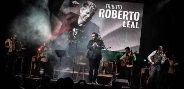 Rodrigo Leal apresenta o show "Tributo a Roberto Leal na Casa de Portugal"