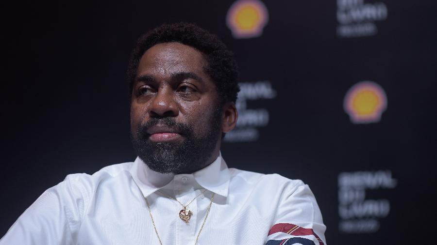 Lazaro Ramos, ator e escritor, participa do painel "À Flor da Pele Encontros & Leituras ao redor da obra de Lázaro Ramos", mediado por Bianca Ramoneda, durante Bienal do Livro, na zona oeste do Rio de Janeiro. - Tercio Teixeira/Folhapress