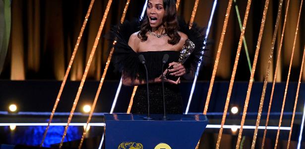 'Ele é a razão', Zoe Saldaña dedica vitória no Bafta para sobrinho trans