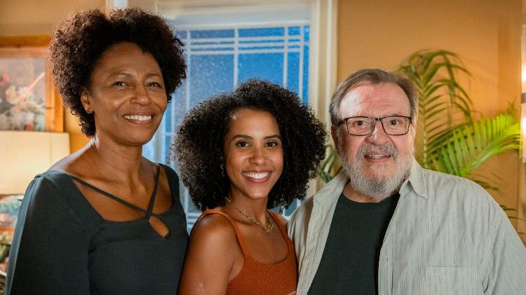 Eunice (Edvana Carvalho), Fernanda (Ramille) e Bartolomeu (Luís Melo) em 'Vale Tudo' Eunice (Edvana Carvalho), Fernanda (Ramille) e Bartolomeu (Luís Melo) em 'Vale Tudo'