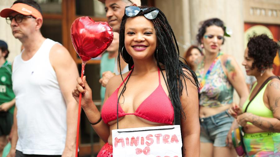 Beatriz Duarte diz que Carnaval é a temporada para coletar dados de contatinhos