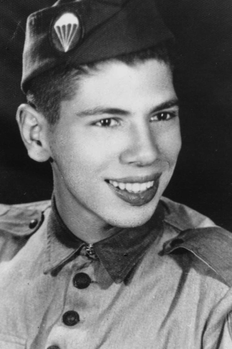 Silvio Santos na Escola de Paraquedismo da Aeronáutica, em 1948