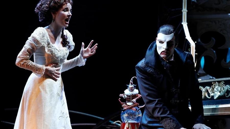 'Love Never Dies' é a continuação de 'O Fantasma da Ópera' 'Love Never Dies' é a continuação de 'O Fantasma da Ópera'