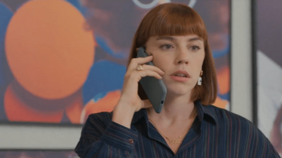 Solange (Alice Wegmann) em "Vale Tudo" - Reprodução/Globo