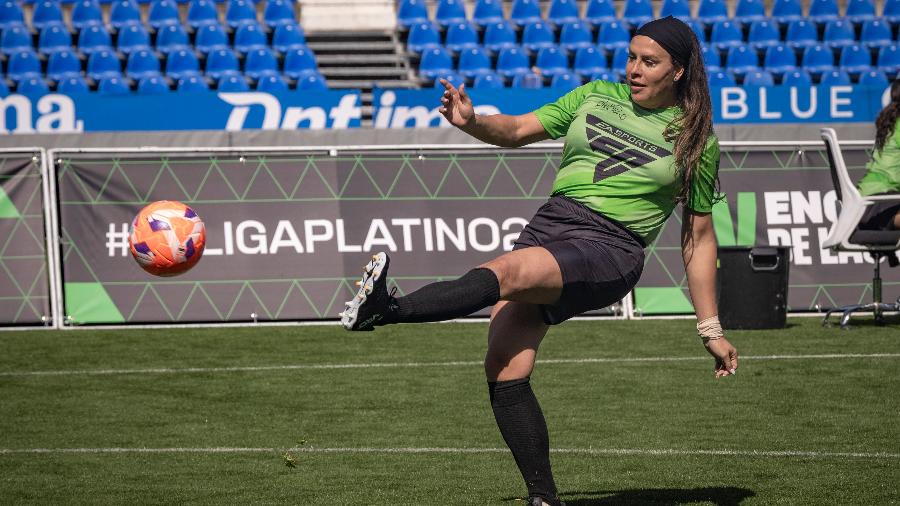 Karla Sofía Gascón participa de jogo beneficente nos Prêmios Platino de cinema em Madri Karla Sofía Gascón participa de jogo beneficente nos Prêmios Platino de cinema em Madri