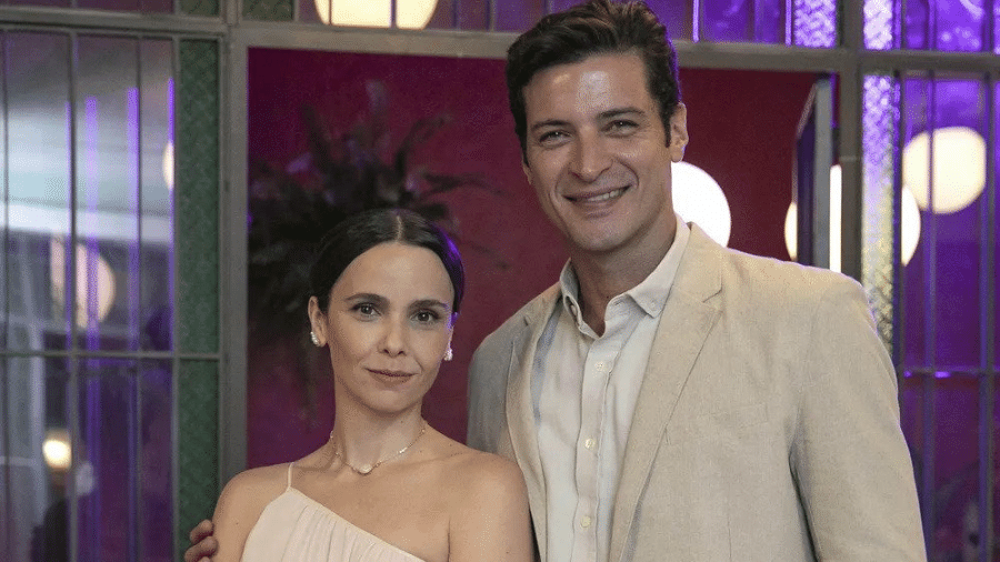 Lucinda (Débora Falabella) e Marino (Leandro Lima) ficam noivos em "Terra e Paixão" - Divulgação/Globo