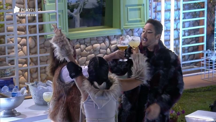 A Fazenda 2021: Peões brindam no início da festa - Reprodução/Playplus
