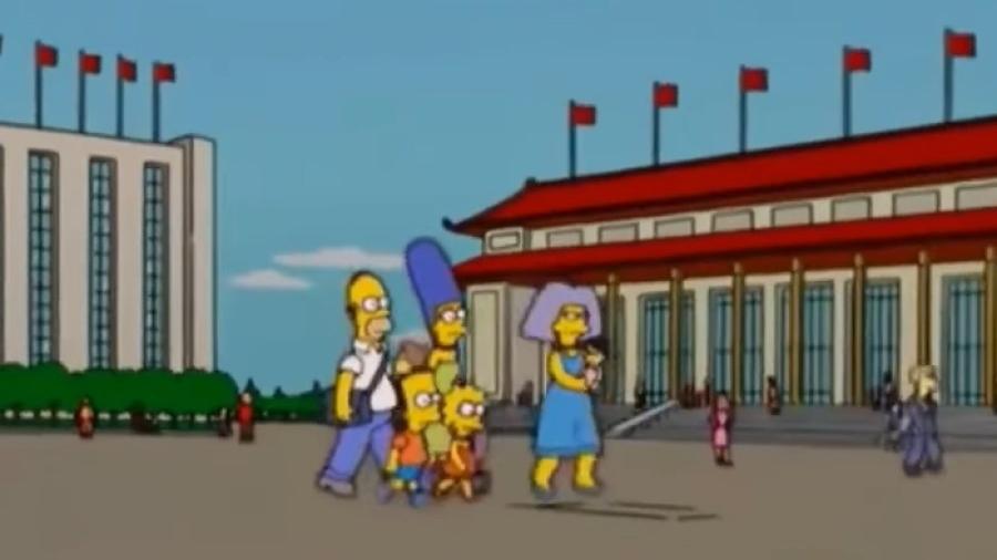Episódio mostra Homer, Marge, Bart, Lisa e Selma na Praça Tiananmen (Paz Celestial) - Reprodução/YouTube