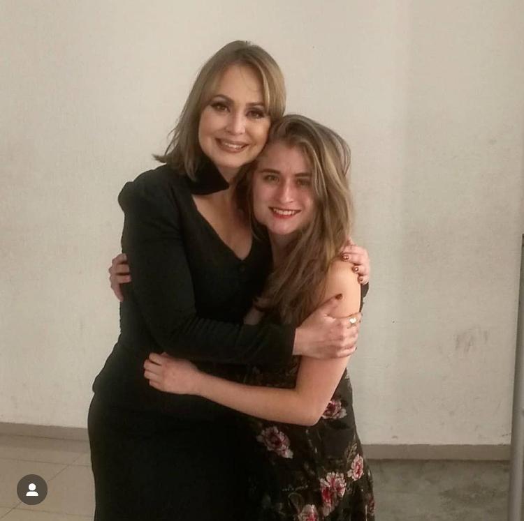 María Solares e Gabriela Spanic se reencontraram nos bastidores de uma peça teatral, anos após 'A Usurpadora' María Solares e Gabriela Spanic se reencontraram nos bastidores de uma peça teatral, anos após 'A Usurpadora'