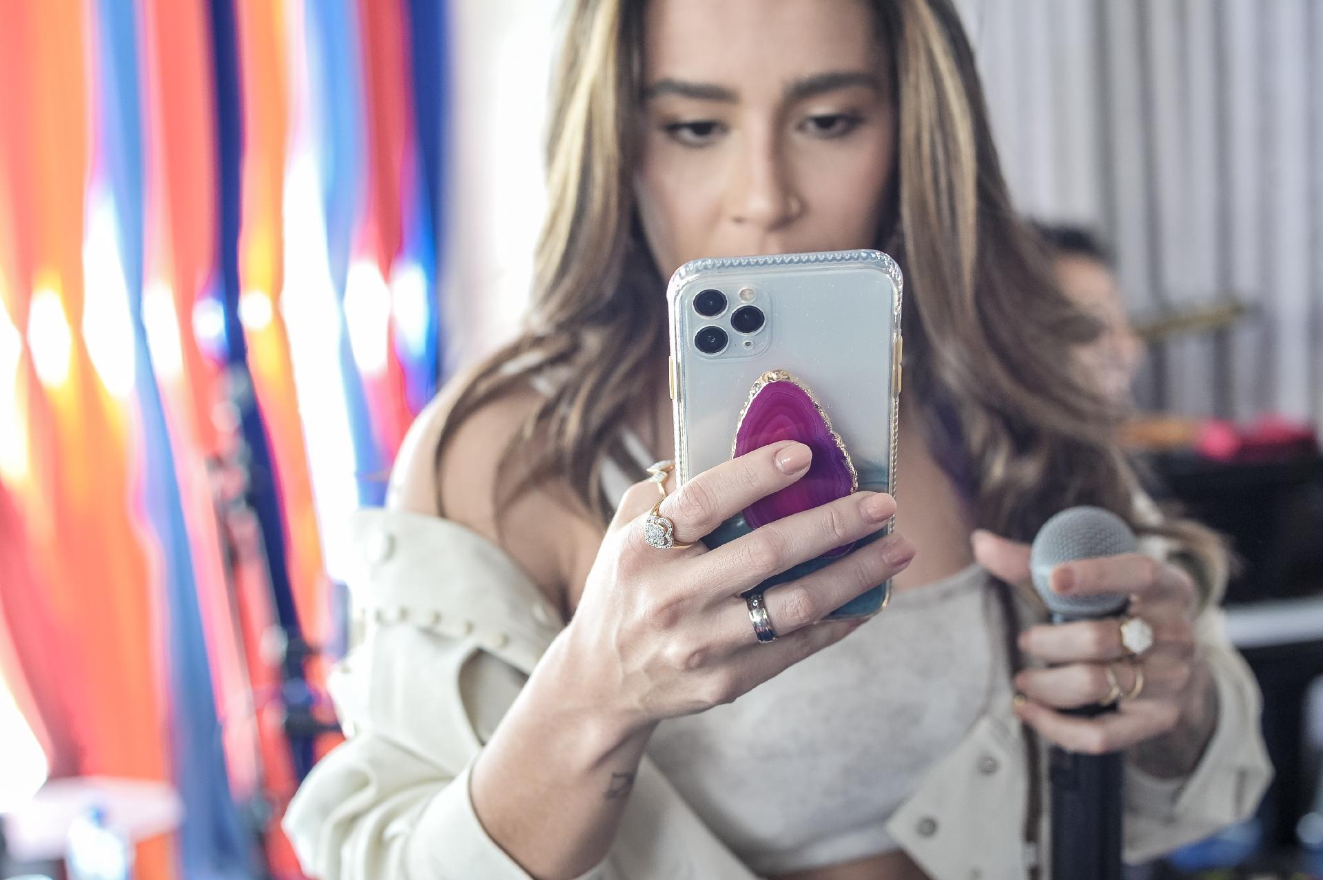 Sai da Caixa: O que rolou nos bastidores da participação de Lauana Prado, com Tiago Abravanel - Reinaldo Canato/UOL