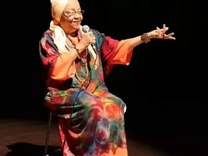 Morre cantora Dona Jandira aos 85 anos em Belo Horizonte