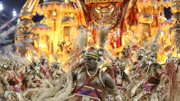 13.fev.2024 - Desfile da Portela na segunda noite de carnaval no sambódromo da Marquês de Sapucaí