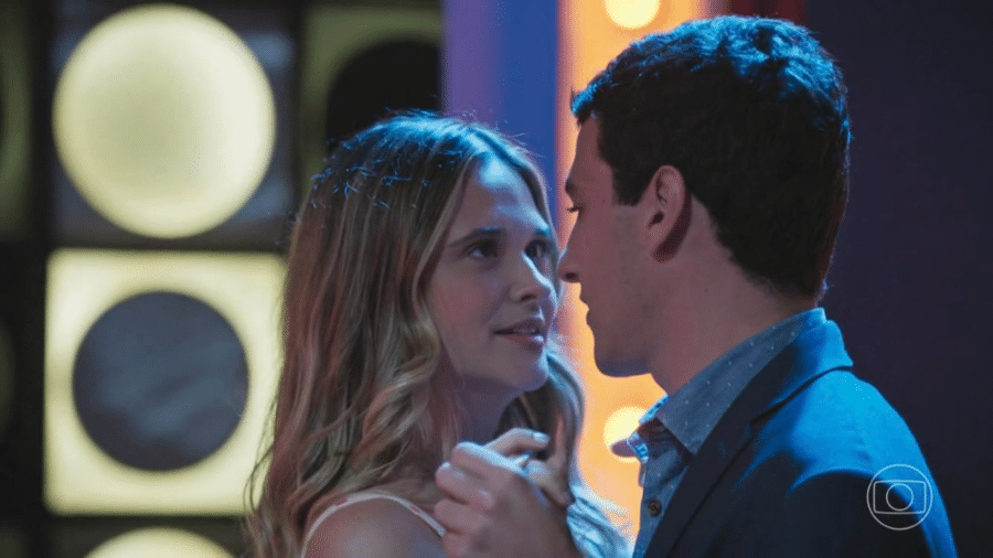 Electra (Juliana Paiva) e Murilo (Henrique Barreira) em 'Família É Tudo'