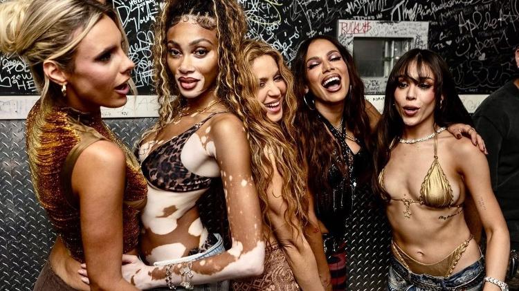 Lele Pons, Winnie Harlow, Shakira, Anitta e Danna Paola na boate Liv Miami, nos Estados Unidos