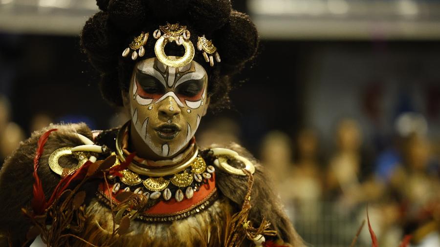 10.fev.2024 - Desfile da Independente na primeira noite de carnaval no sambódromo do Anhembi.