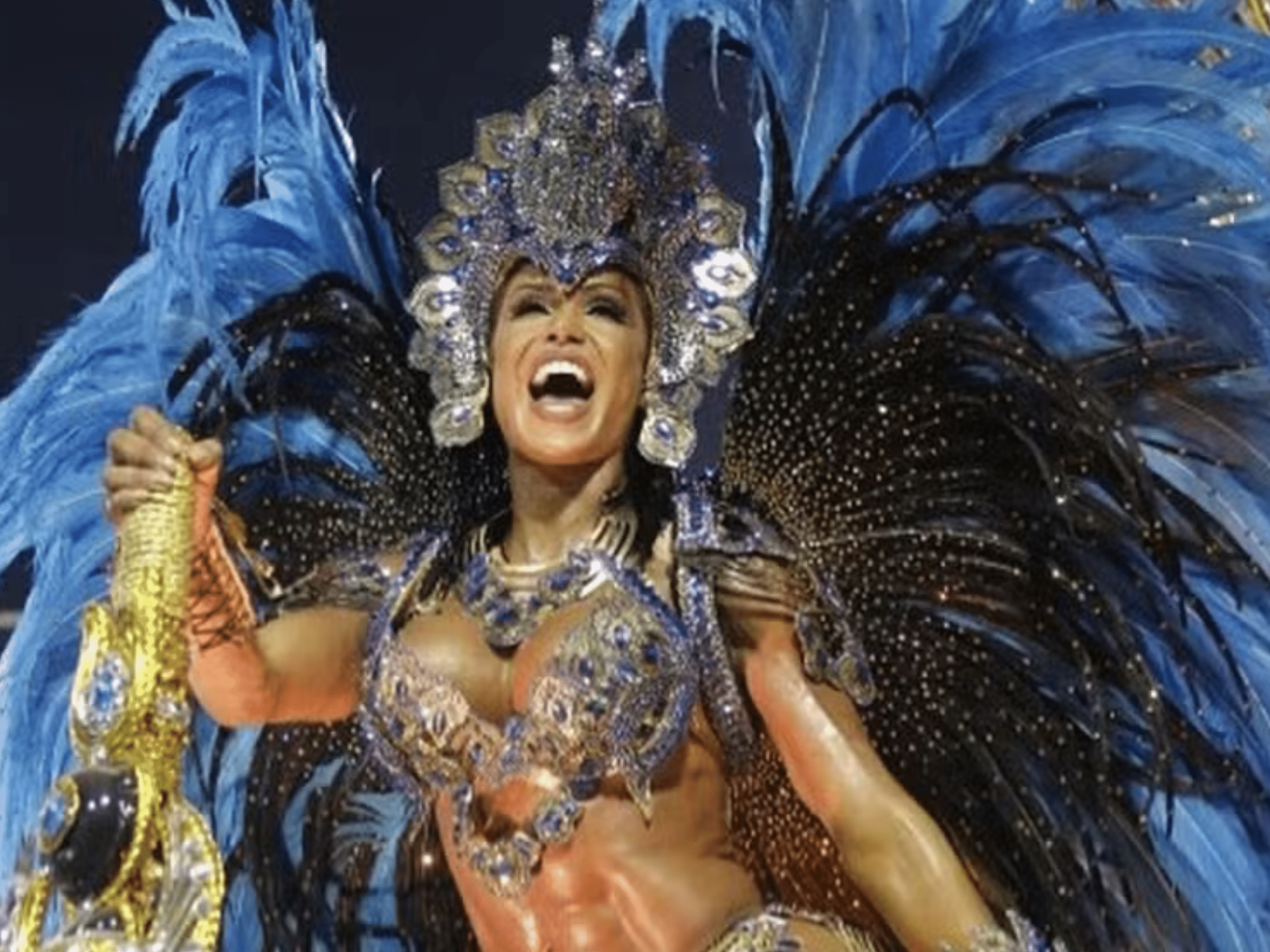gracyanne-em-desfile-pela-