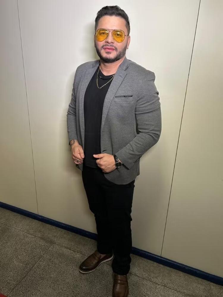 BBB 25: Marcelo exibe look para final BBB 25: Marcelo exibe look para final