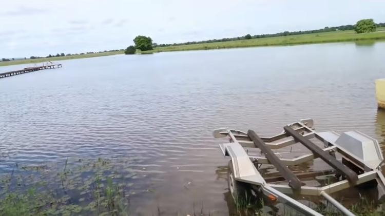 Lago que fica dentro da fazenda Talismã