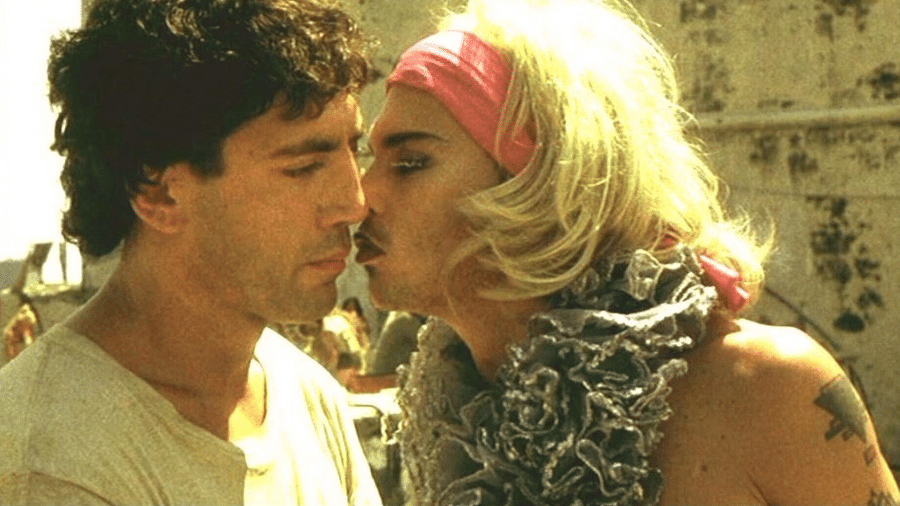 Javier Bardem e Johnny Depp em cena do filme Antes do Anoitecer Javier Bardem e Johnny Depp em cena do filme Antes do Anoitecer