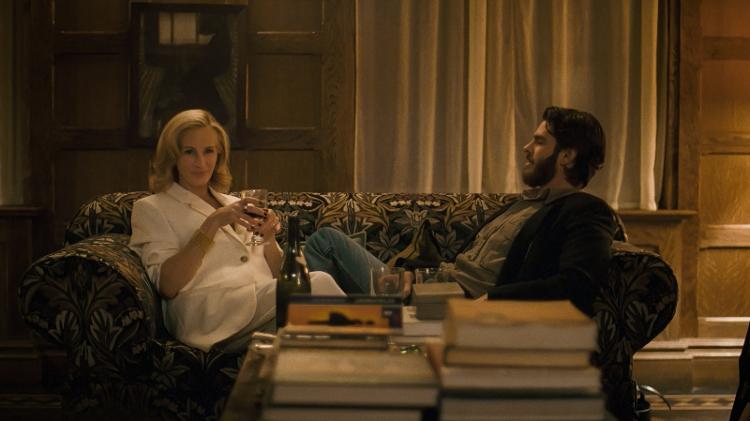Julia Roberts e Andrew Garfield são amigos e têm uma relação dúbia em 'Depois da Caçada', de Luca Guadagnino Julia Roberts e Andrew Garfield são amigos e têm uma relação dúbia em 'Depois da Caçada', de Luca Guadagnino