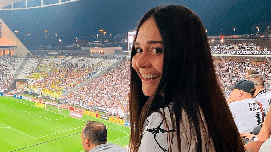 Alessandra Negrini faz sucesso nas redes sociais 