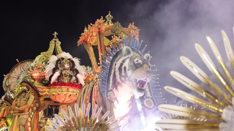 O abre-alas da Império de Casa Verde, que desfilou o enredo  "Fafá, a Cabocla Mística em Rituais da Floresta"