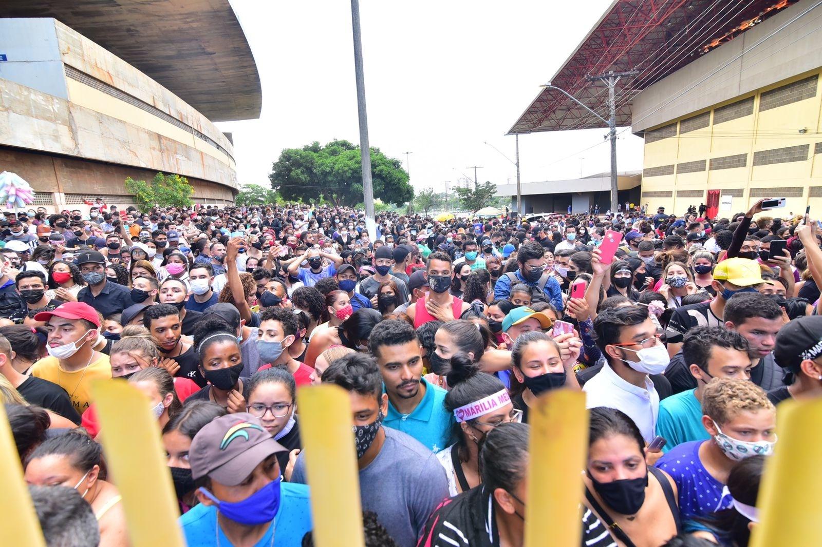 Banda de Marília Mendonça chega a Goiânia para o velório da cantora - AgNews
