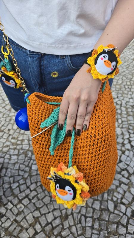 Dríade Rosa e sua mãe criaram artes e acessórios para o evento Dríade Rosa e sua mãe criaram artes e acessórios para o evento