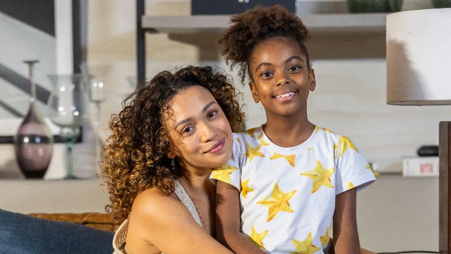 Laís (Lorena Lima) e Sarita (Luara Telles) em "Vale Tudo" - Léo Rosário/Globo