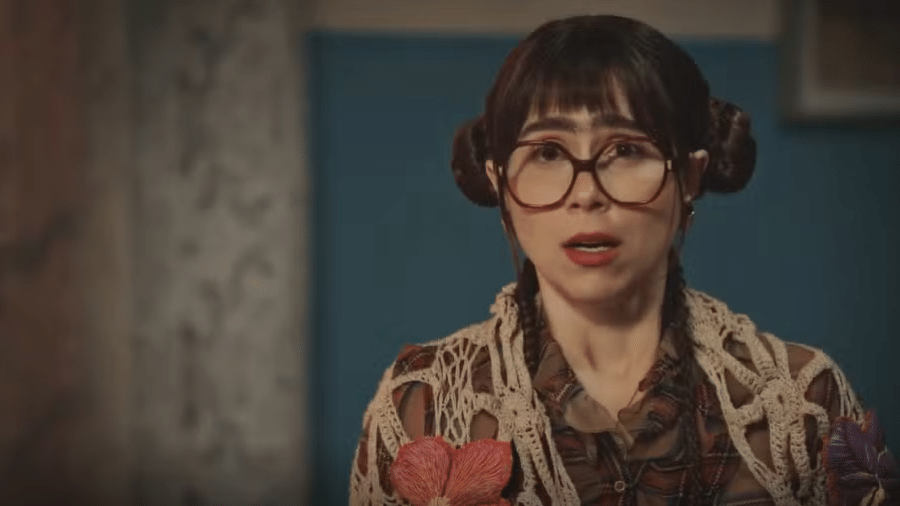 Lupita (Daphne Bozaski) em "Família É Tudo" - Reprodução/Globo