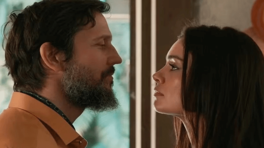 Egídio (Vladimir Brichta) e Eliana (Sophie Charlotte) em 'Renascer'