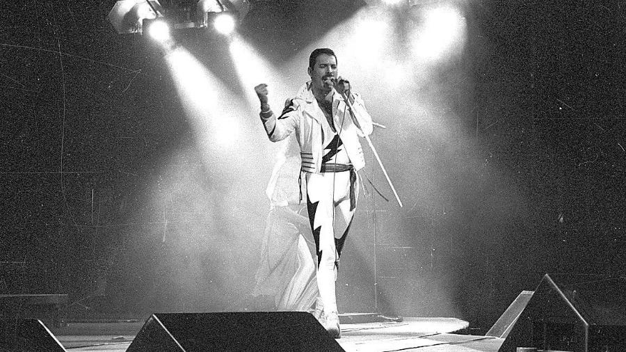 Freddie Mercury, vocalista do Queen, durante apresentação no Rock in Rio de 1985 - Sebastião Marinho/Agência O Globo